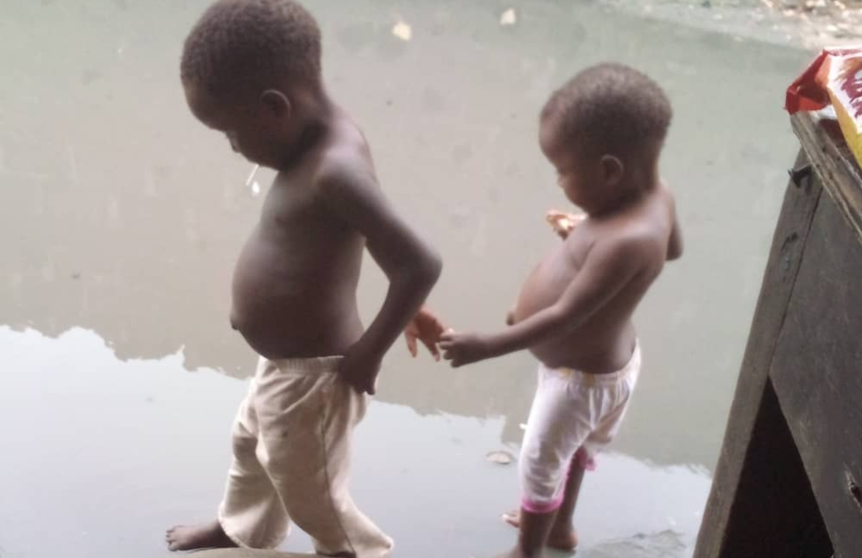 childreniunderrain childreniunderrain